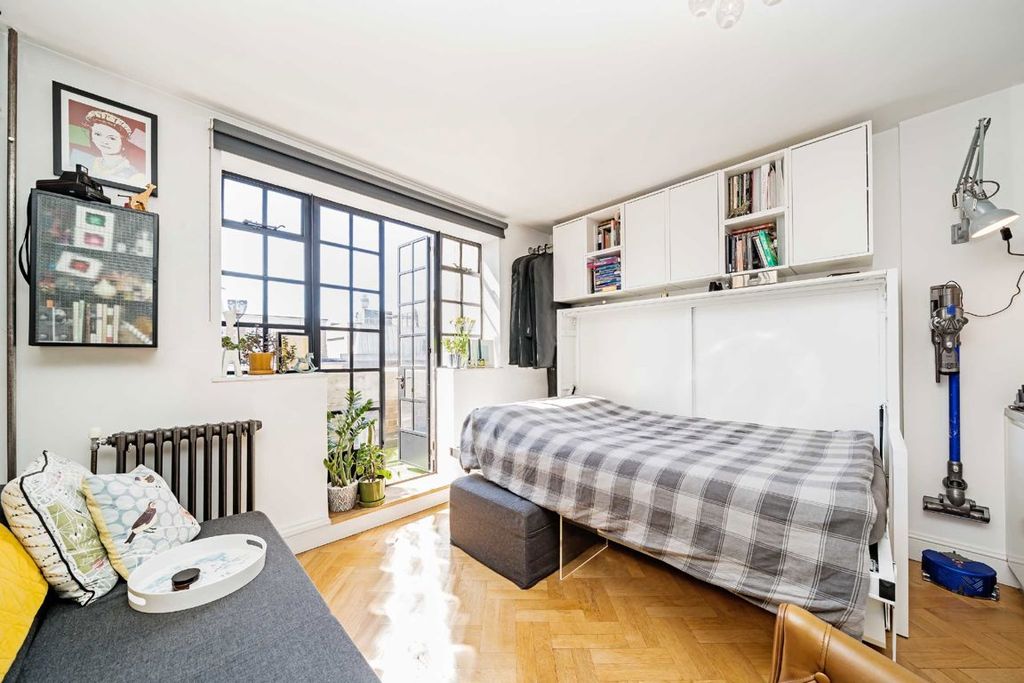 Property photo 2 of 7