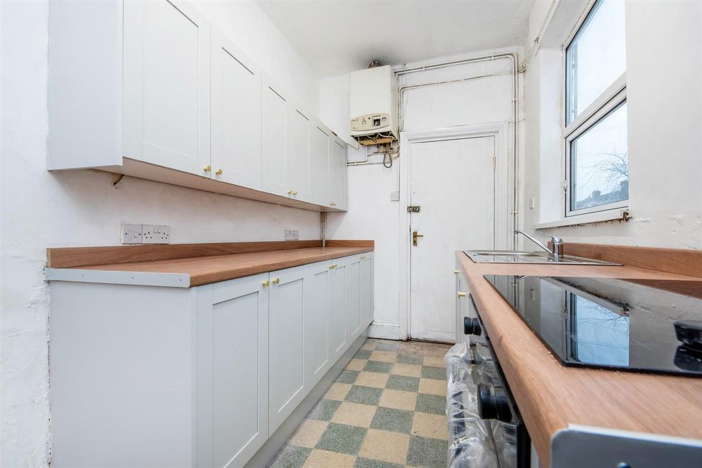 Property photo 3 of 22 Kitchen