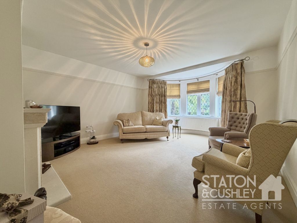 Property photo 2 of 32
