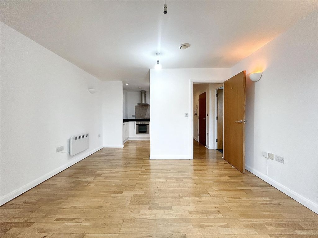 Property photo 3 of 10 Lounge/Diner