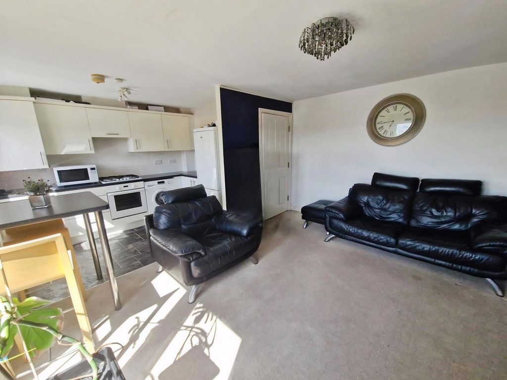 Property photo 3 of 11 Pbox-Img.Jpg