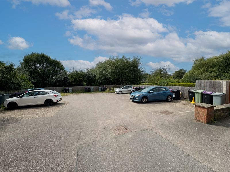 Property photo 2 of 6 Car Park