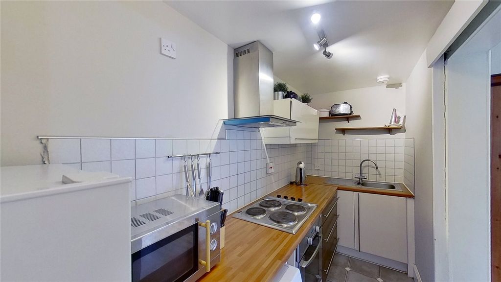 Property photo 3 of 9 Photo 3