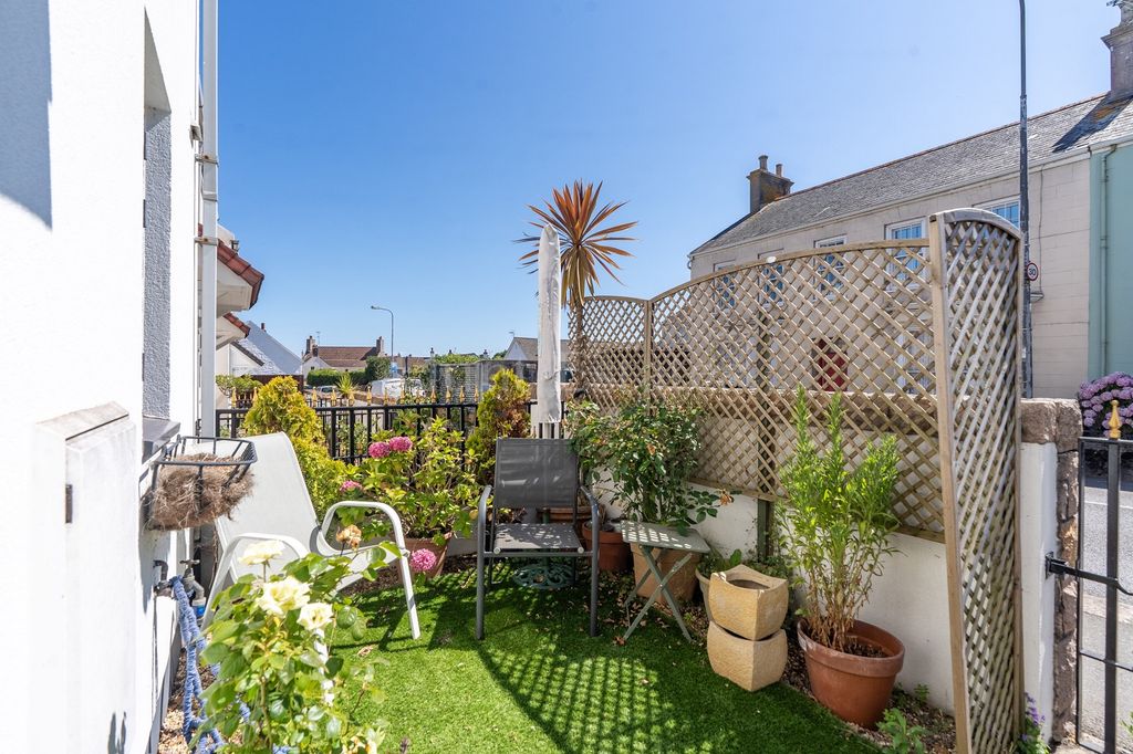 Property photo 3 of 17 Not Specified
