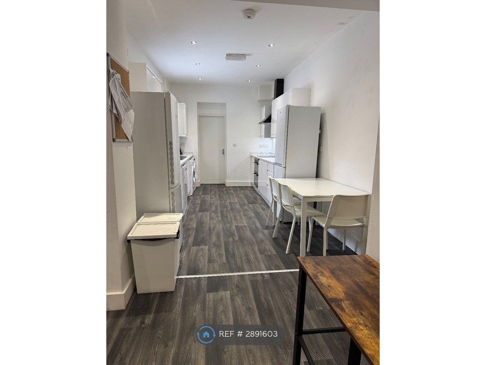 Property photo 2 of 10 Kitchen Diner
