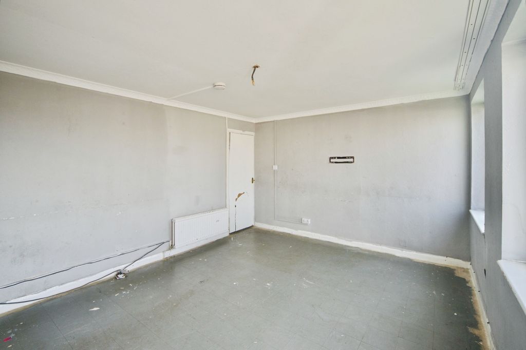 Property photo 3 of 16 Pbox-Img.Jpg