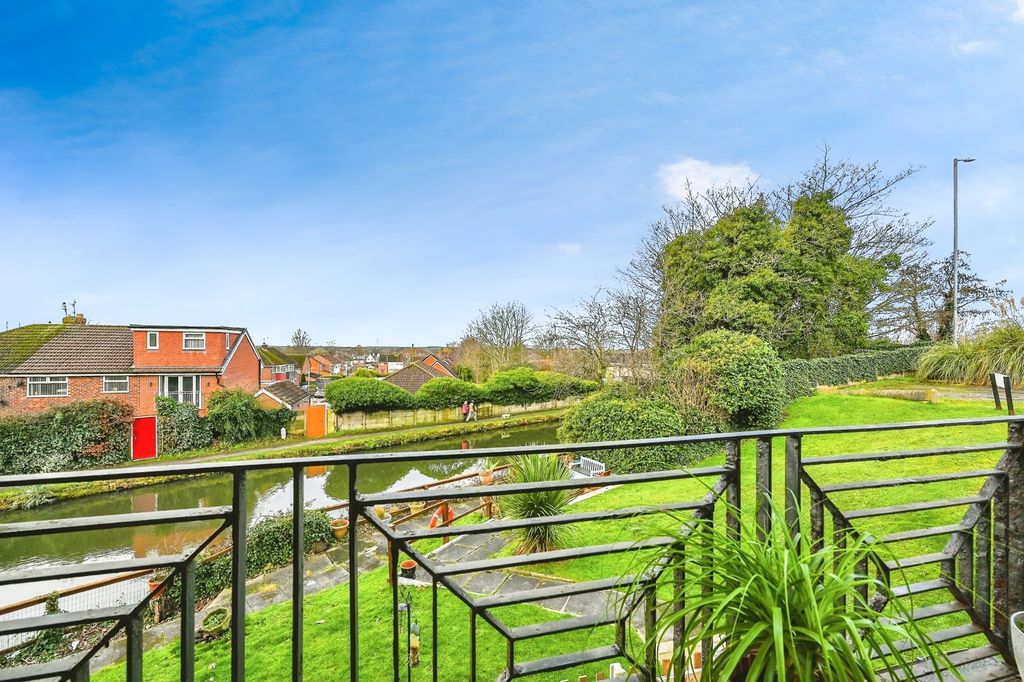 Property photo 2 of 16 Pbox-Img.Jpg