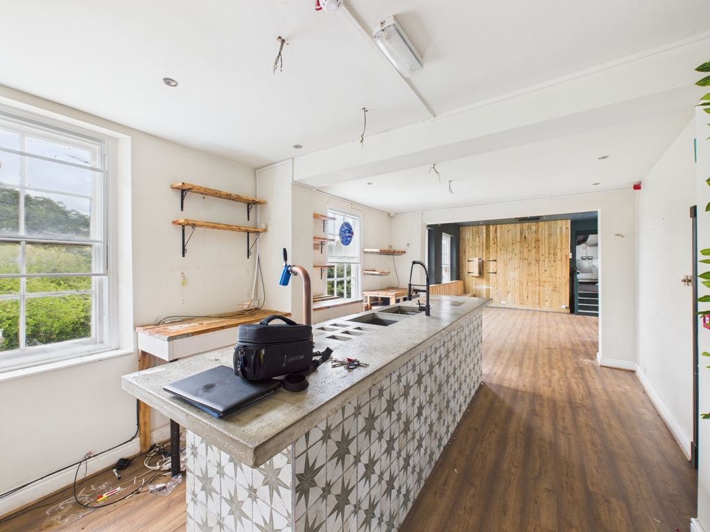 Property photo 3 of 4 Photo 10