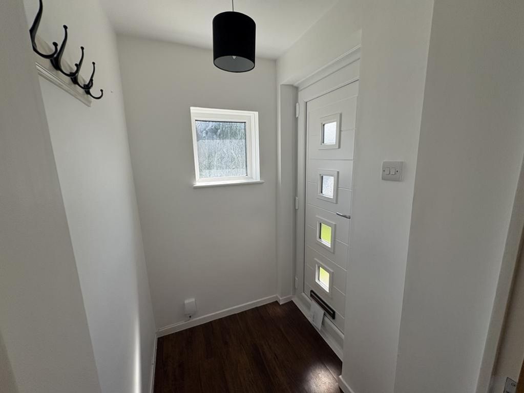 Property photo 2 of 9 Entrance Hall