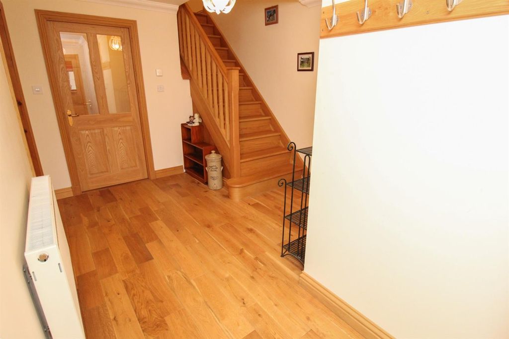 Property photo 3 of 23 Entrance Hall (2).Jpg