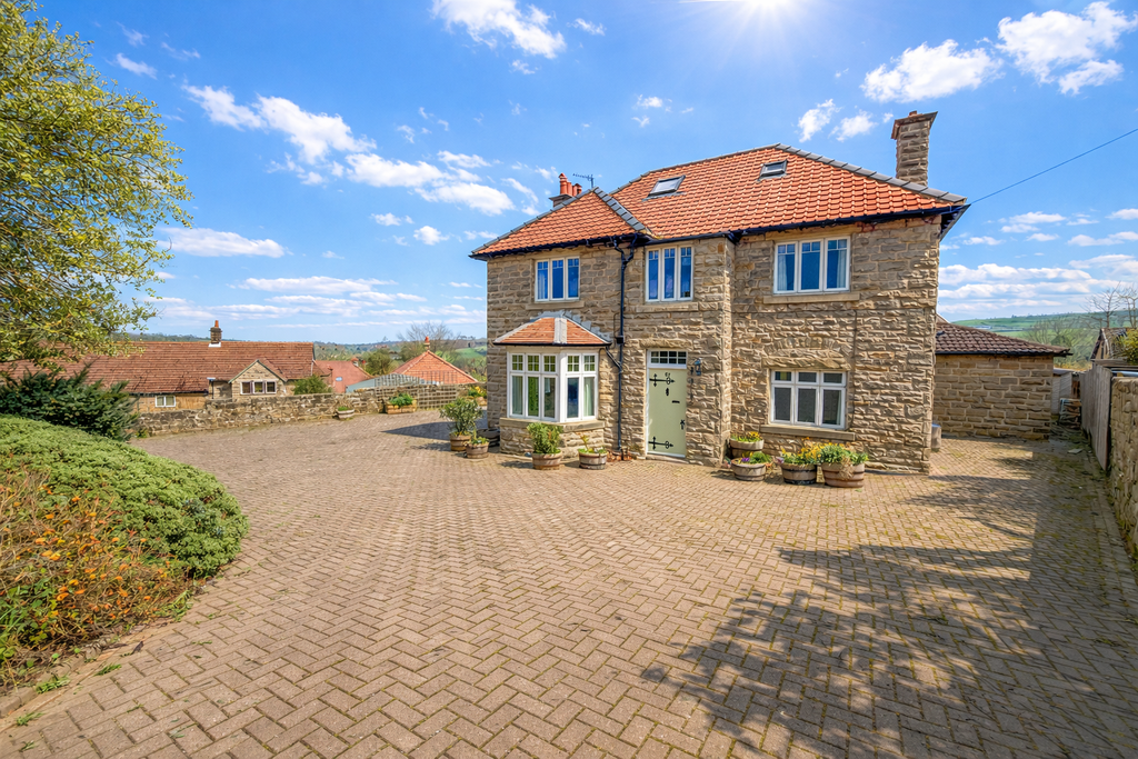 Property photo 1 of 27