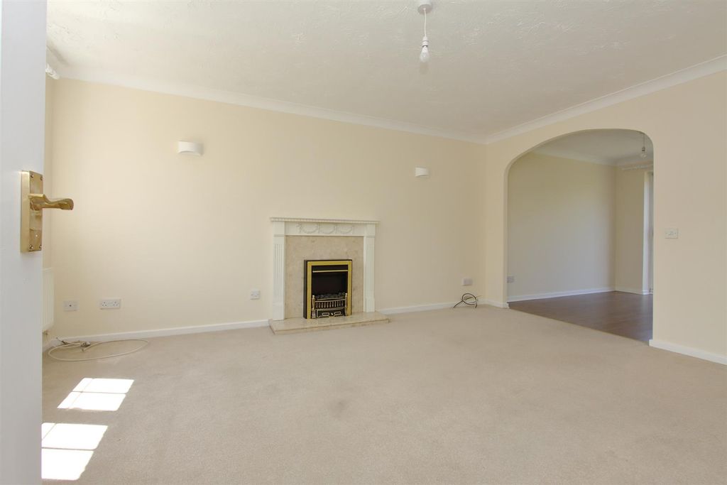 Property photo 3 of 19 26 Harvard Way Ph12.Jpg