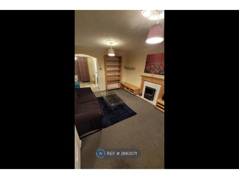 Property photo 2 of 14 Hall