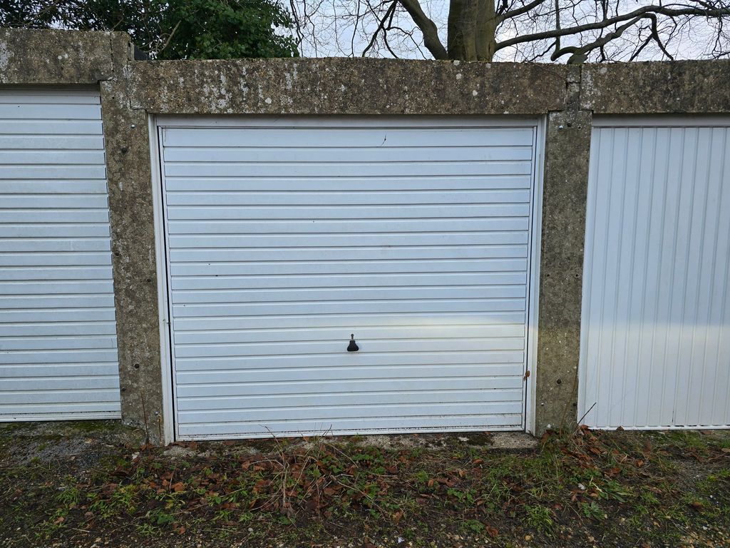 Property photo 1 of 3