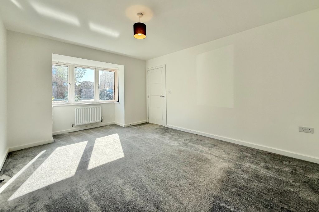 Property photo 3 of 14 Sitting Room