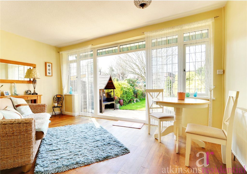 Property photo 2 of 24 Picture No. 17