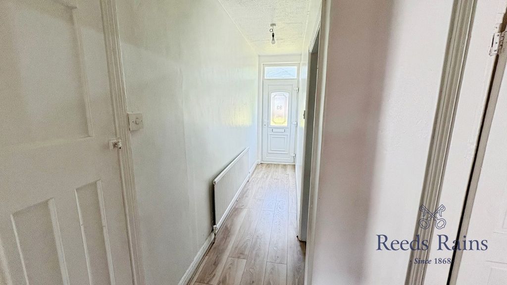 Property photo 3 of 11 Pbox-Img.Jpg