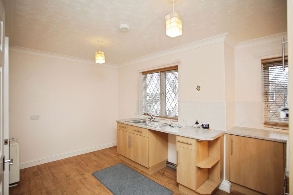 Property photo 3 of 18