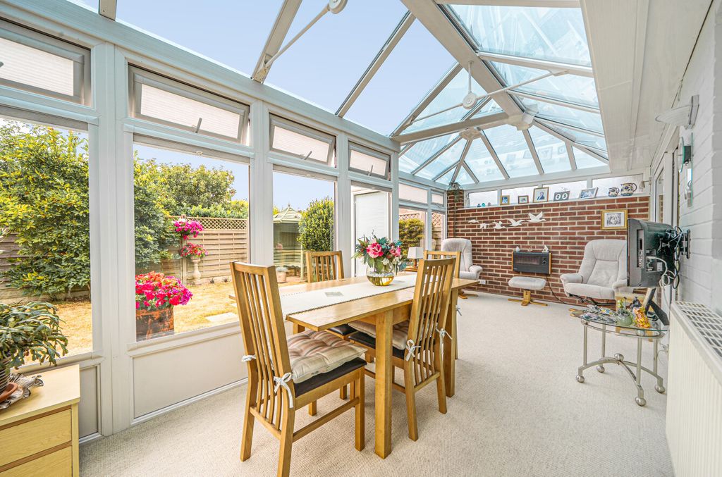 Property photo 3 of 13 35-6A71Fcbac098B-...