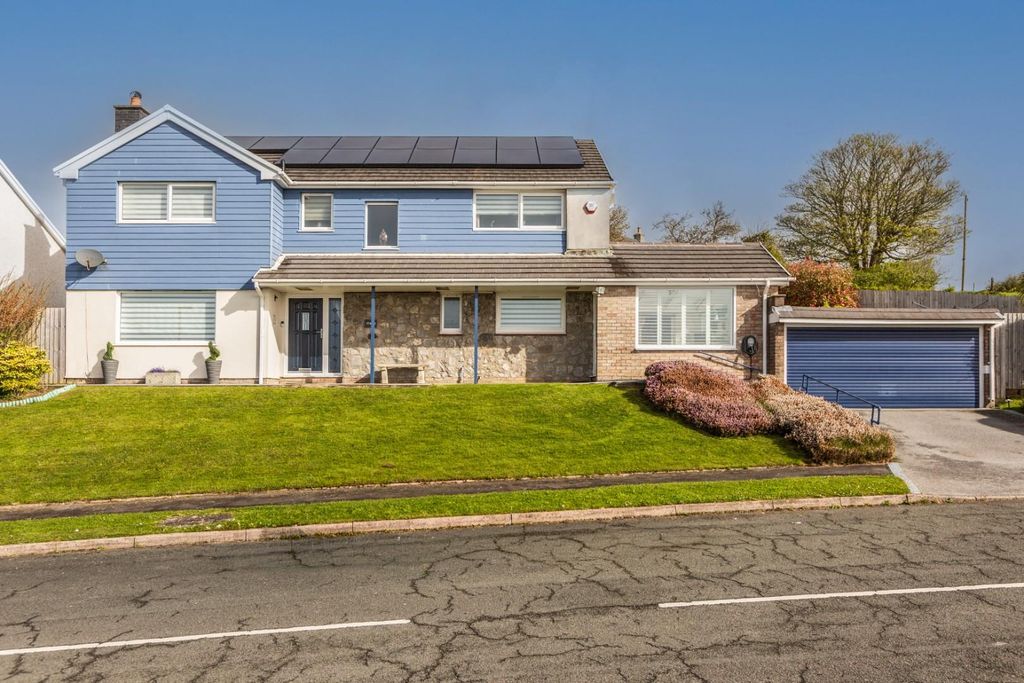 Property photo 1 of 42 64 Westport.Jpg