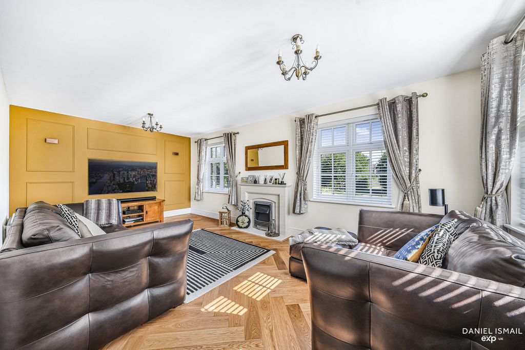 Property photo 2 of 36