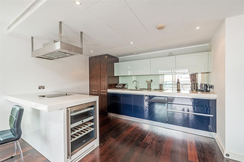 Property photo 2 of 12 Kitchen
