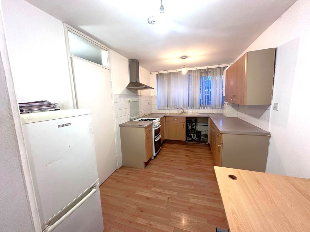 Property photo 3 of 9 Kitchen-Diner