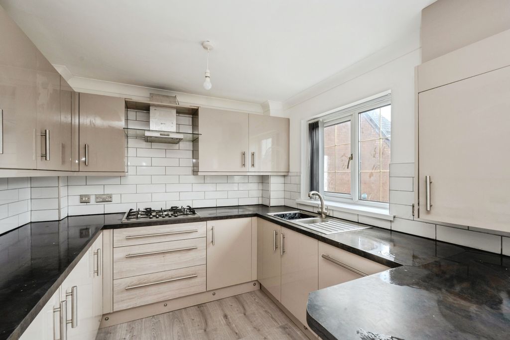Property photo 2 of 15 Kitchen
