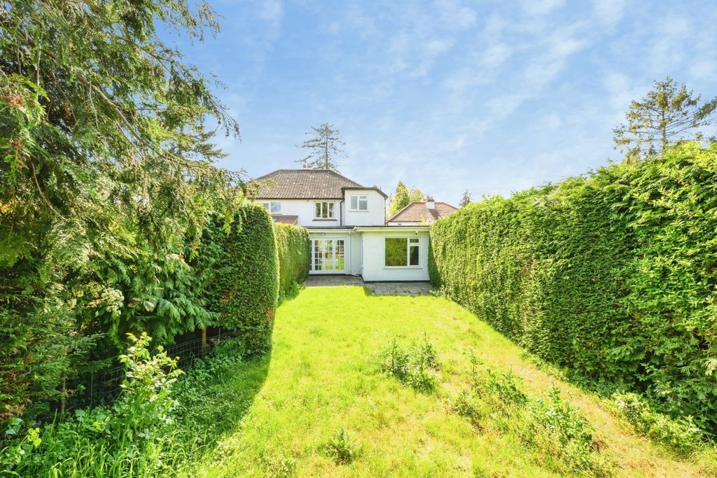 Property photo 1 of 16 Picture No. 24