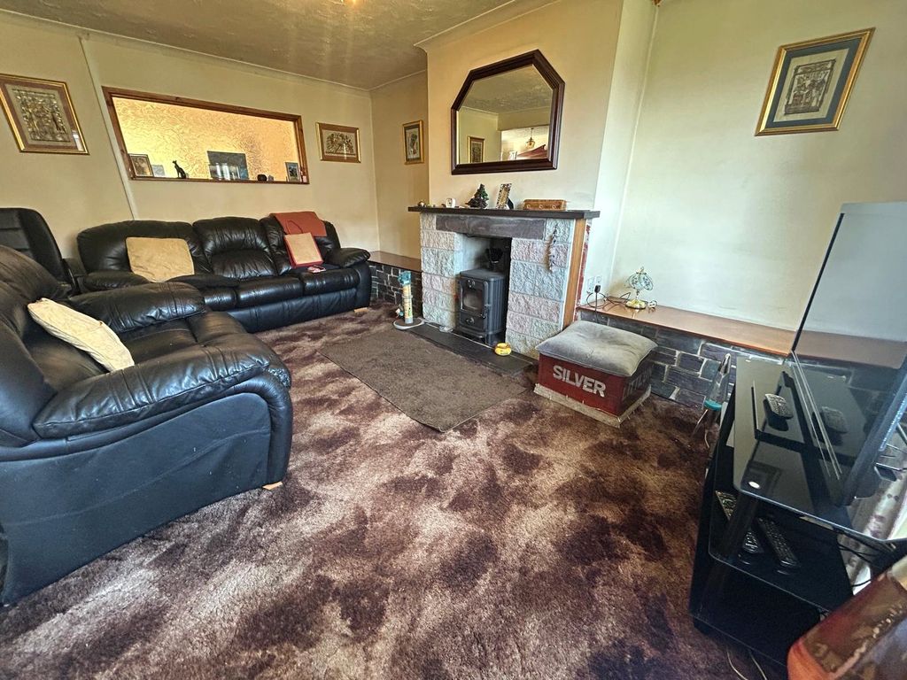 Property photo 3 of 11 Picture No. 12
