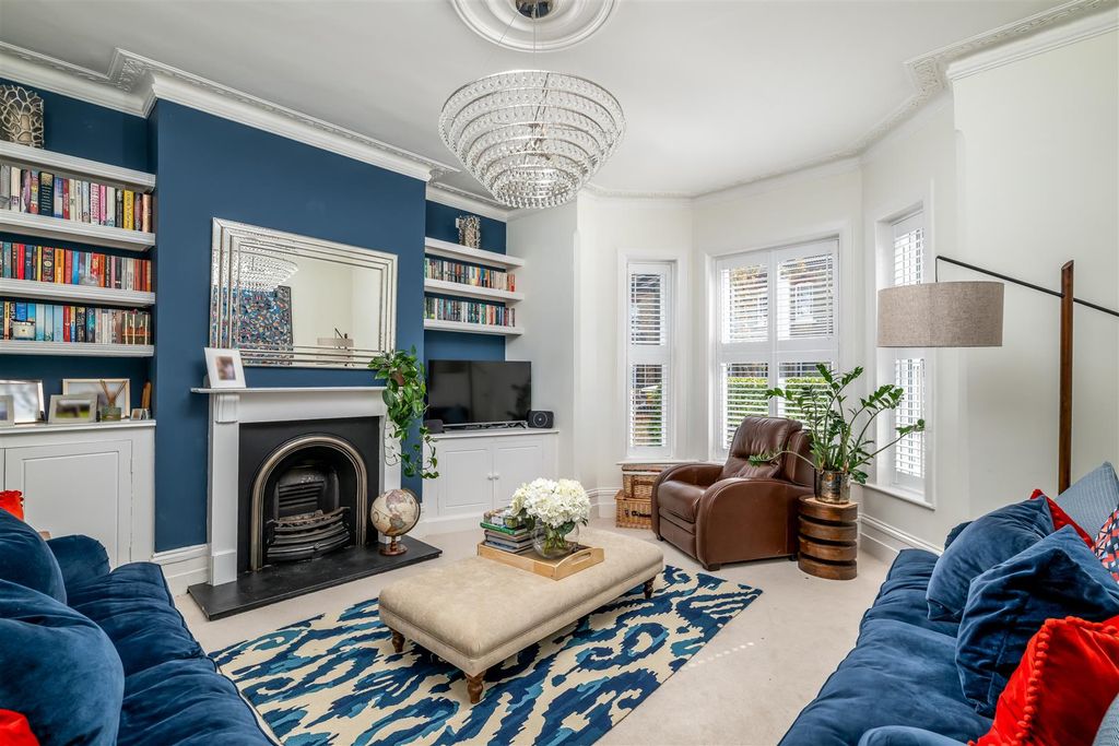 Property photo 3 of 23 260406 - 46 Castle Road, Bedford - 12.Jpg