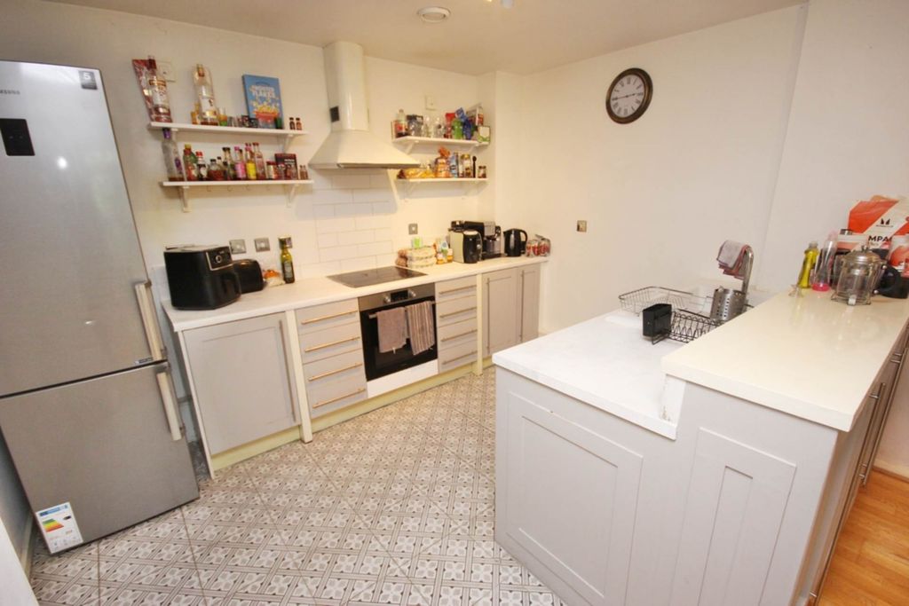 Property photo 3 of 14