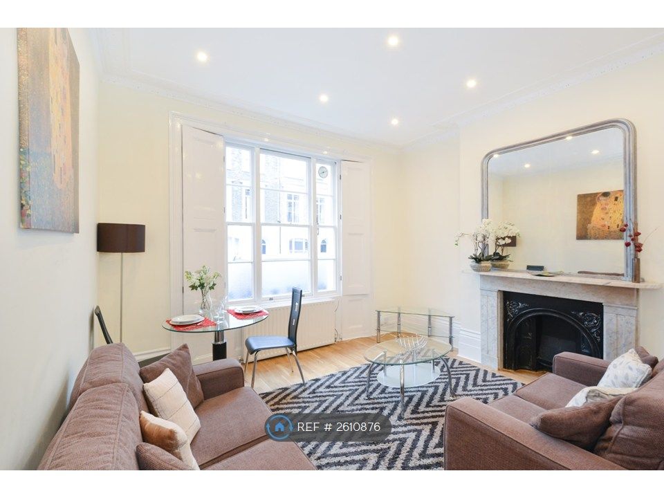 Property photo 1 of 10 Living Room