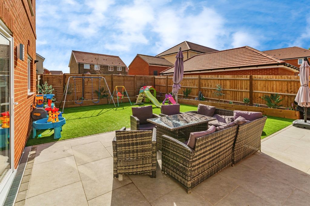 Property photo 2 of 17