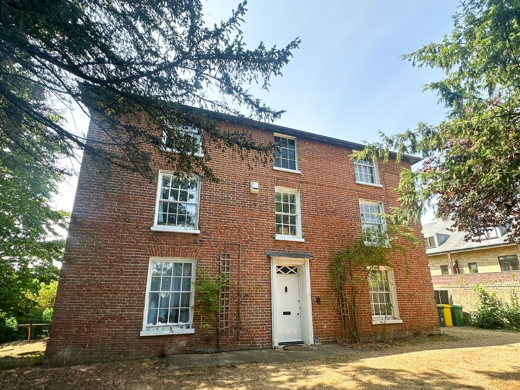 Property photo 1 of 10 Front