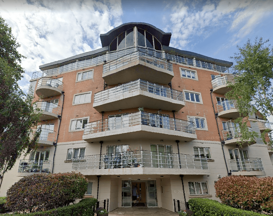 Property photo 1 of 11 Modern Two Bedroom Flat In Ruislip