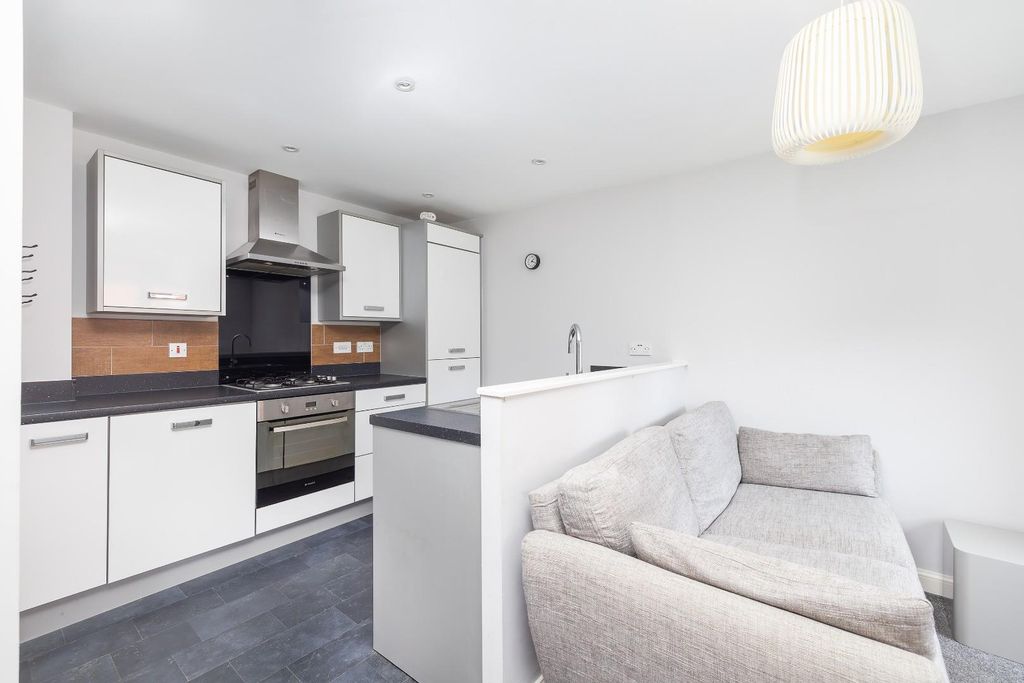 Property photo 3 of 21 Char6915.Jpg