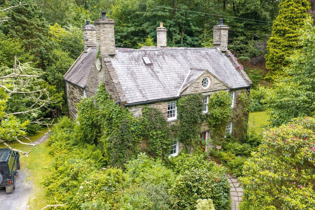 Property photo 1 of 64