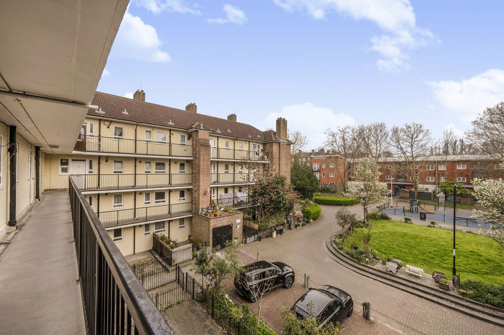 Property photo 2 of 10