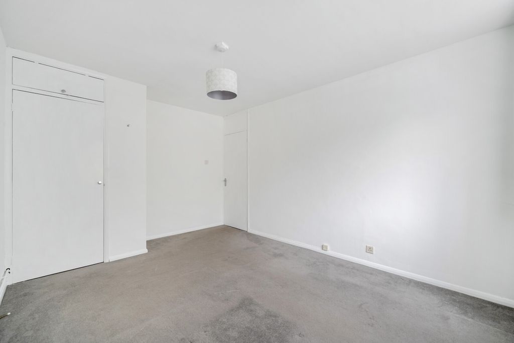 Property photo 3 of 10 1472132-8-6A20096...