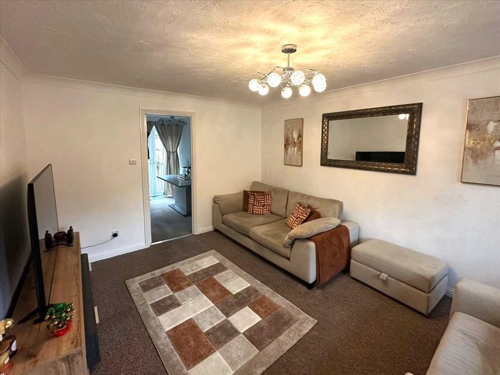 Property photo 3 of 13 Hallway: