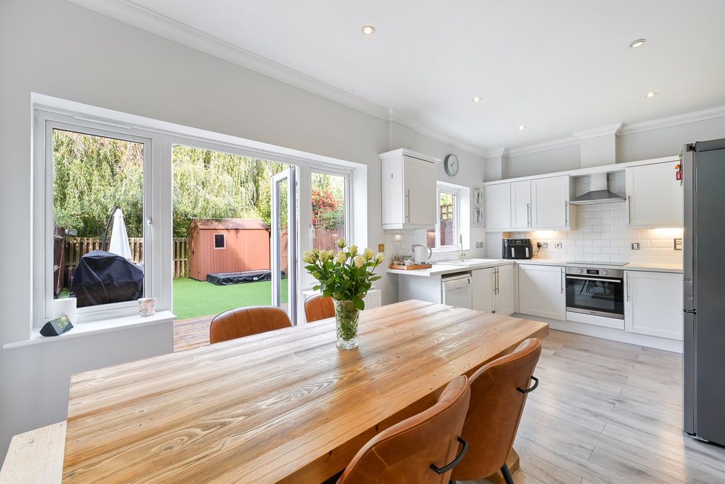 Property photo 2 of 21