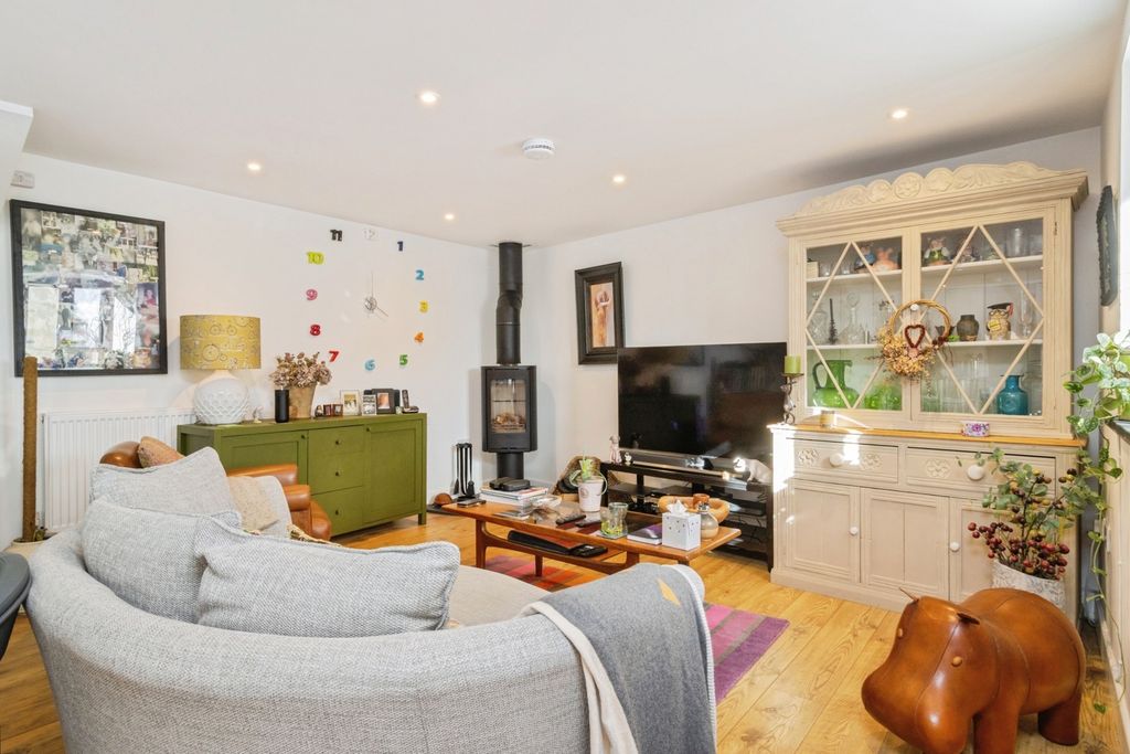 Property photo 2 of 20 Living Area