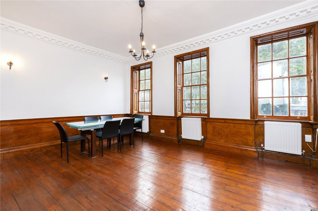 Property photo 1 of 22 Reception