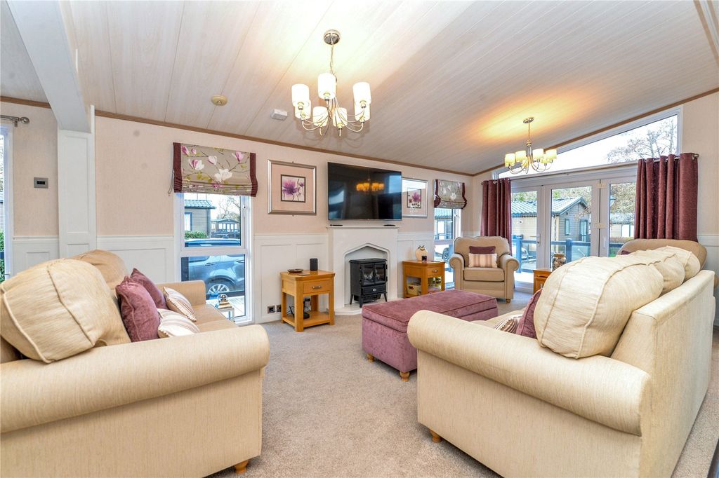 Property photo 3 of 17 Picture No. 21