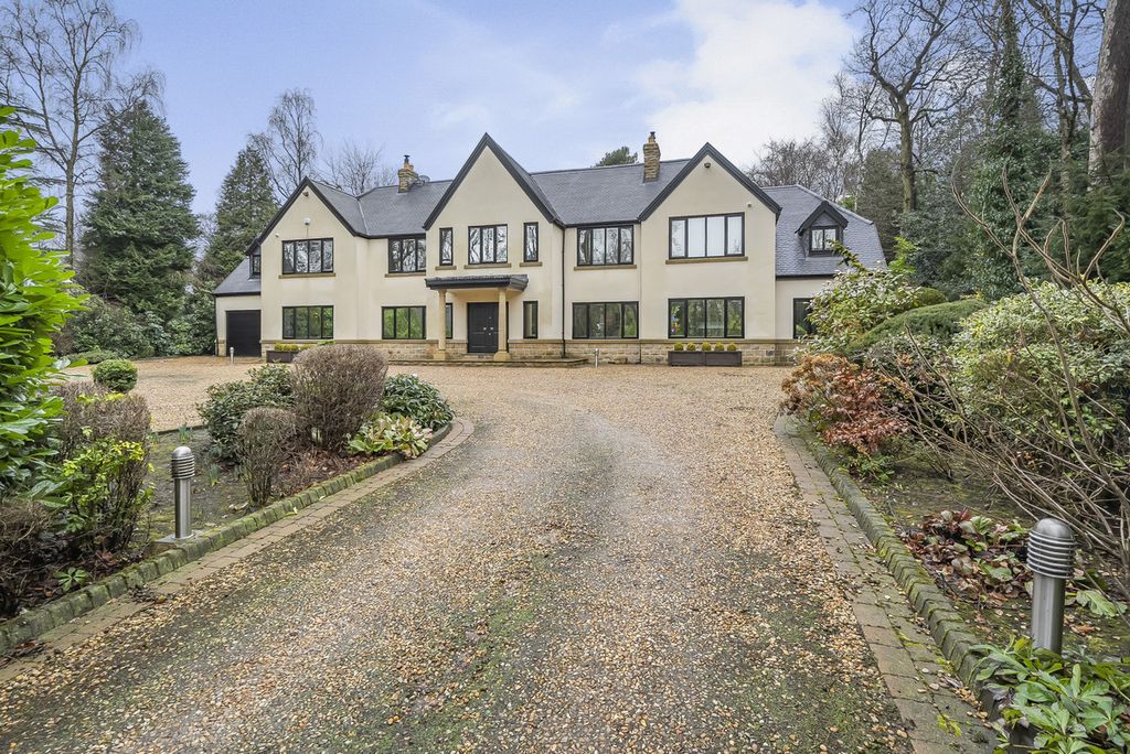 Property photo 2 of 39