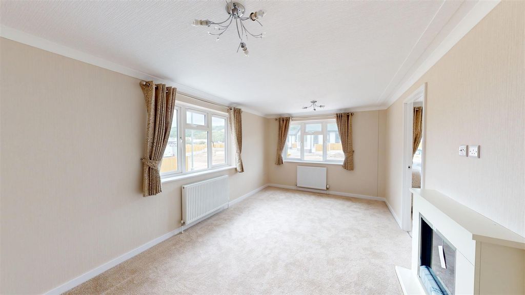 Property photo 2 of 12 6-Pont-Pentre-08182025_093008.Jpg