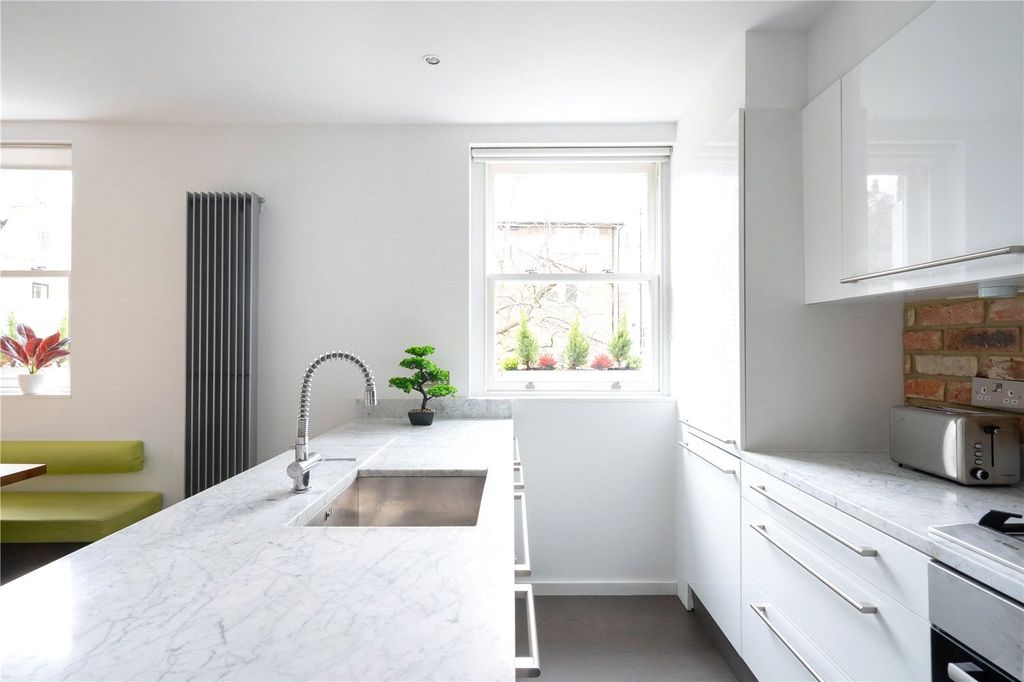 Property photo 3 of 9 Picture No. 24