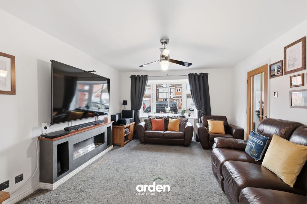 Property photo 3 of 11