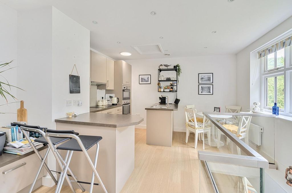Property photo 3 of 17 Dulverton, Seddons